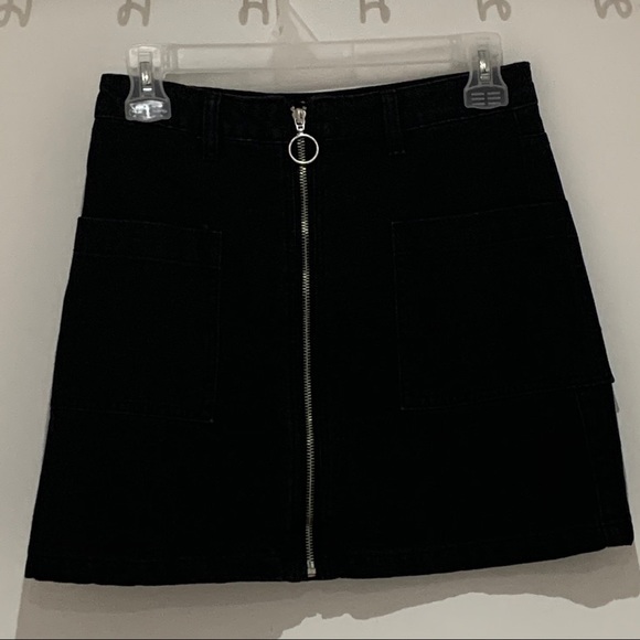 Black jean skirt - Picture 1 of 3